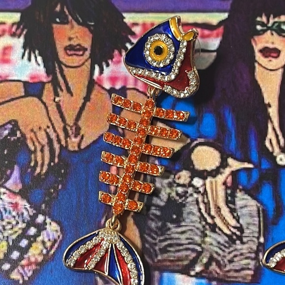 Fish Rhinestone Colorful Drop Earrings - Picture 9 of 11